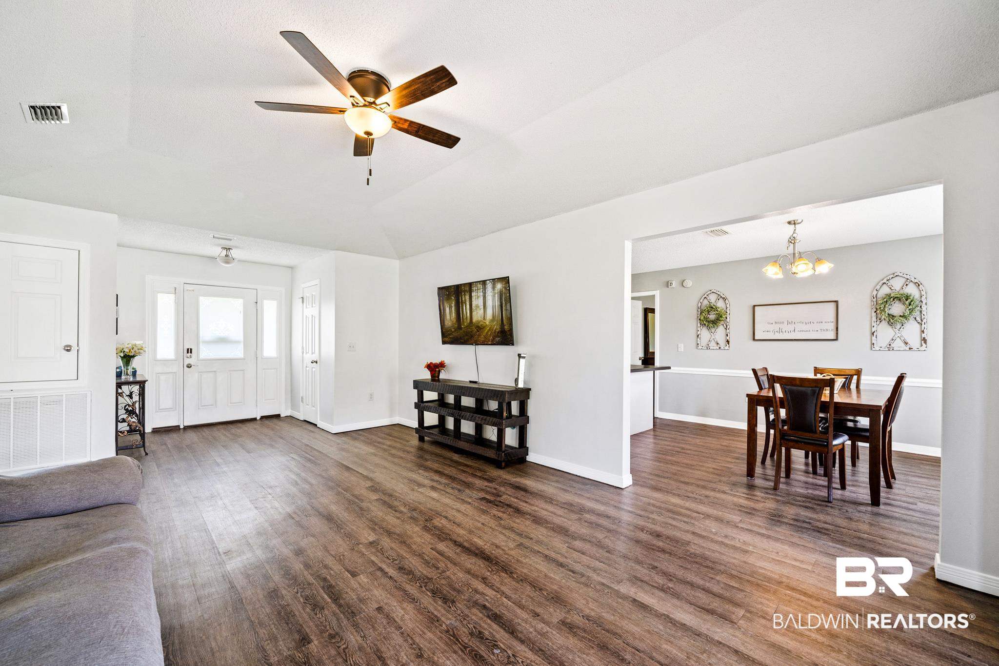 1416 Thames Drive Foley, AL 36535 - Photo 5 of 25 Living/dining area