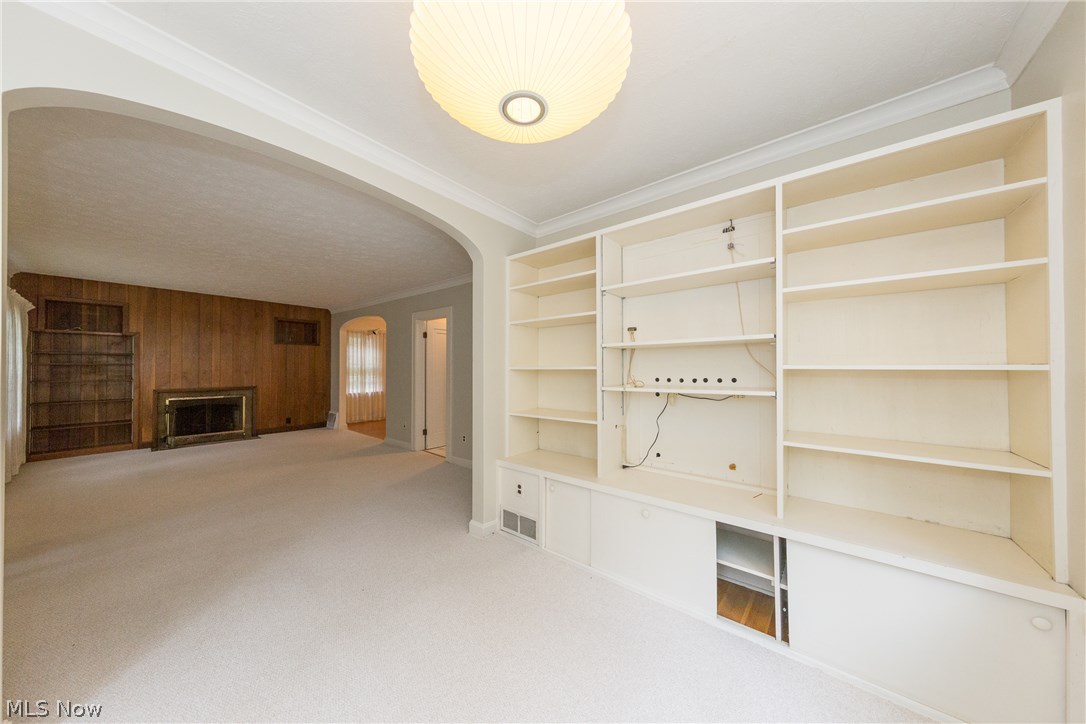 2445 Queenston Road Cleveland, OH 44118 - Photo 10 of 25 Gallery Image 10