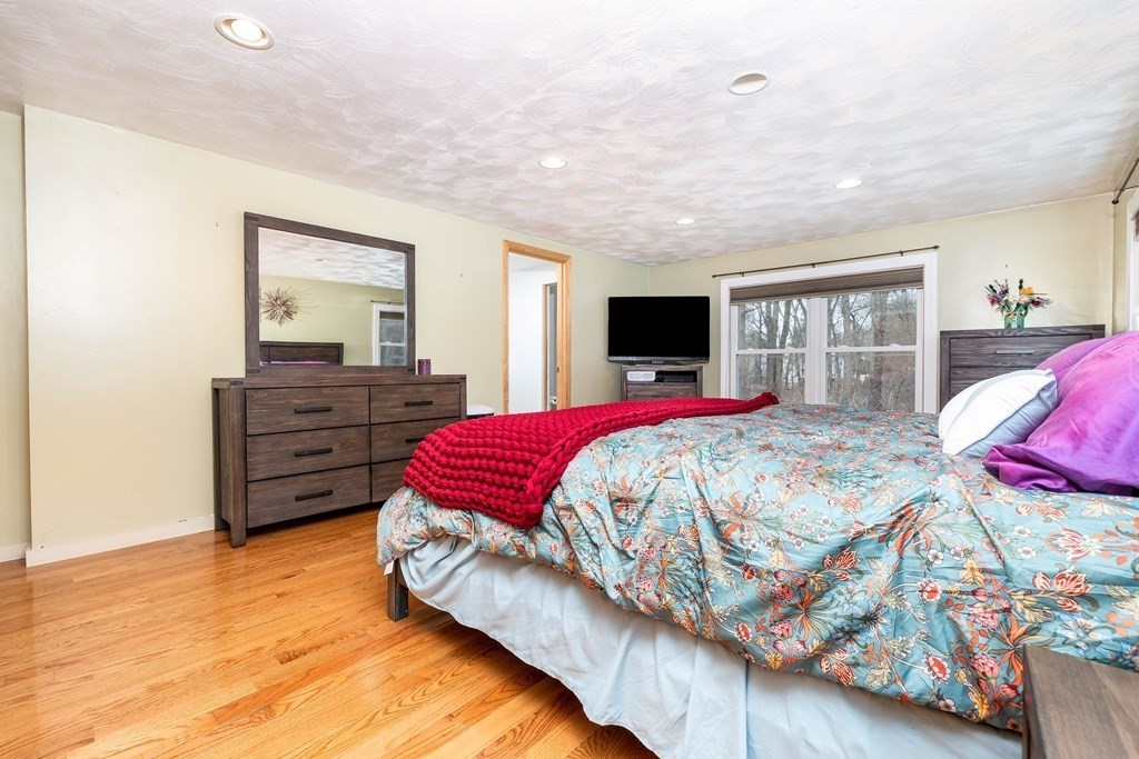 153 Spruce Road Norwood, MA 02062 - Photo 15 of 38 Gallery Image 15