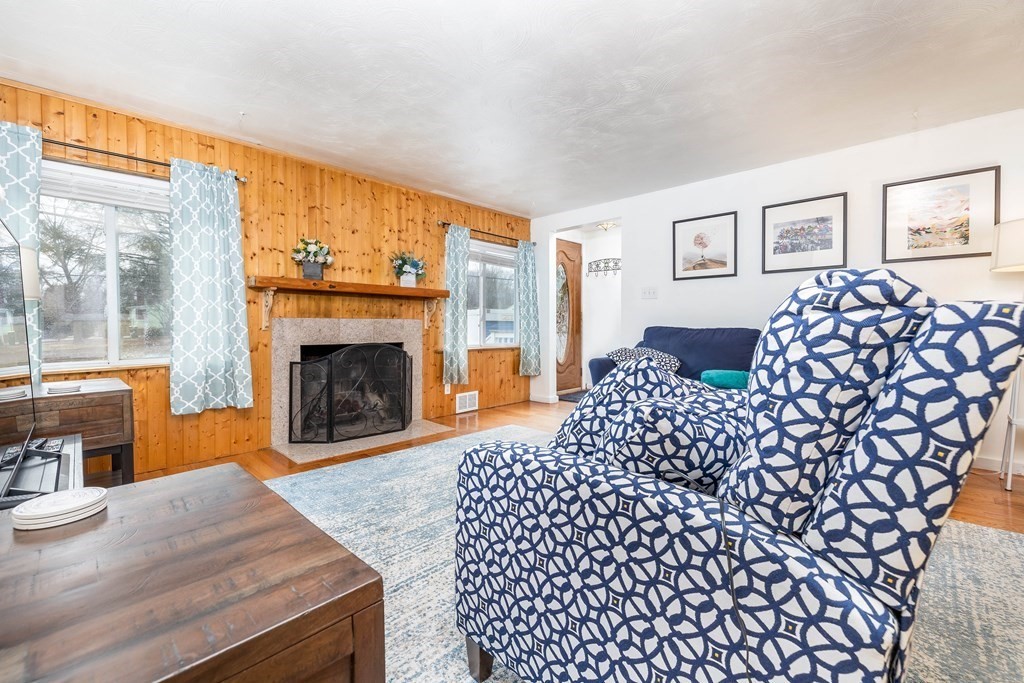 153 Spruce Road Norwood, MA 02062 - Photo 3 of 38 Gallery Image 3