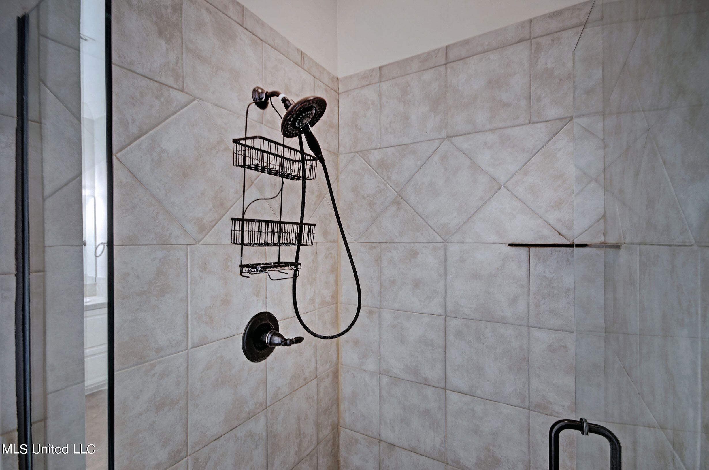 114 Harbortowne Road Ridgeland, MS 39157 - Photo 15 of 21 114 primary shower