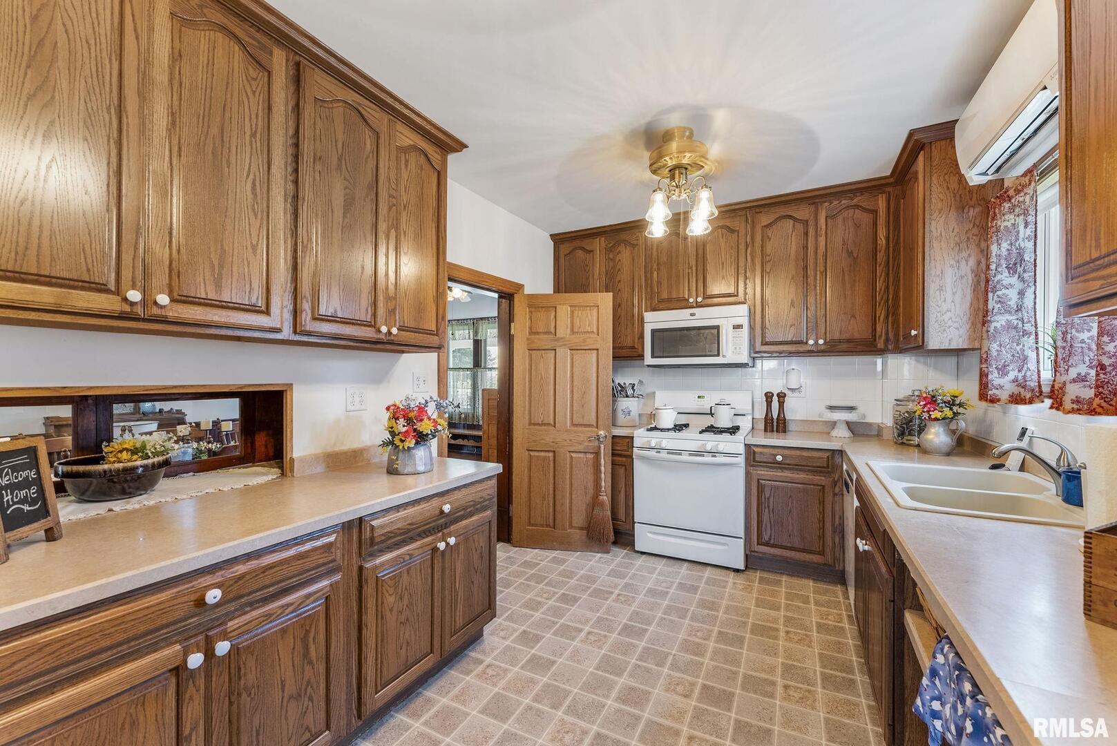 13314 175th Street West Taylor Ridge, IL 61284 - Photo 15 of 42