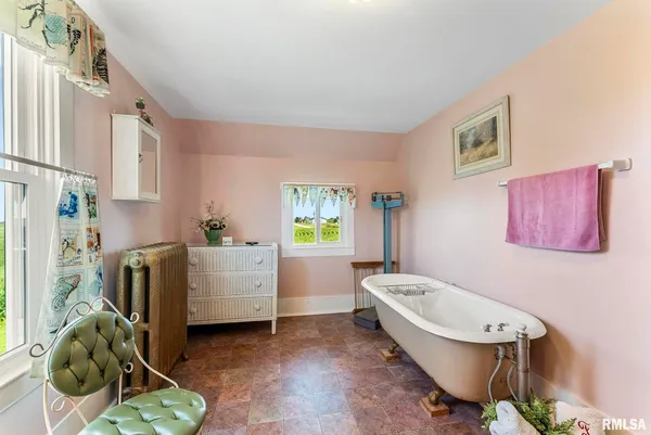 $359,900 | 13314 175th Street West, Taylor Ridge, IL 61284