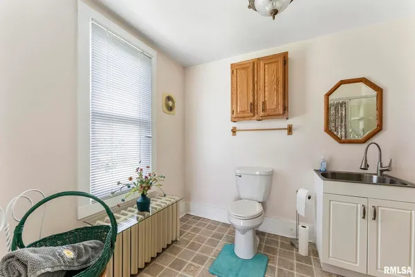 $359,900 | 13314 175th Street West, Taylor Ridge, IL 61284