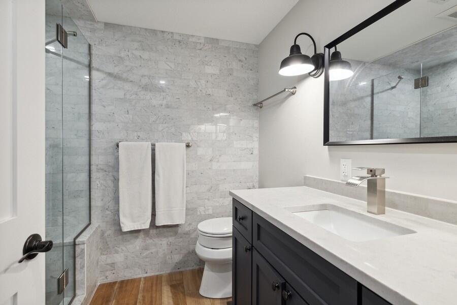 10668 Range Line Road Berrien Springs, MI 49103 - Photo 15 of 39 16_10668RangeLineRoad_13_PrimaryBathroom