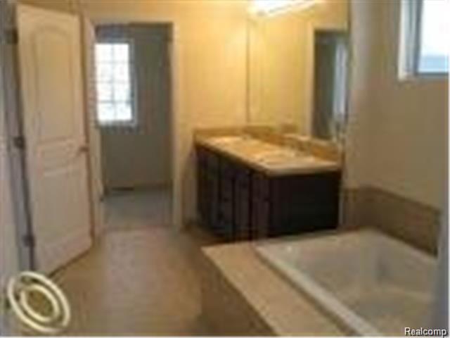34539 Quaker Valley Road Farmington Hills, MI 48331 - Photo 9 of 9