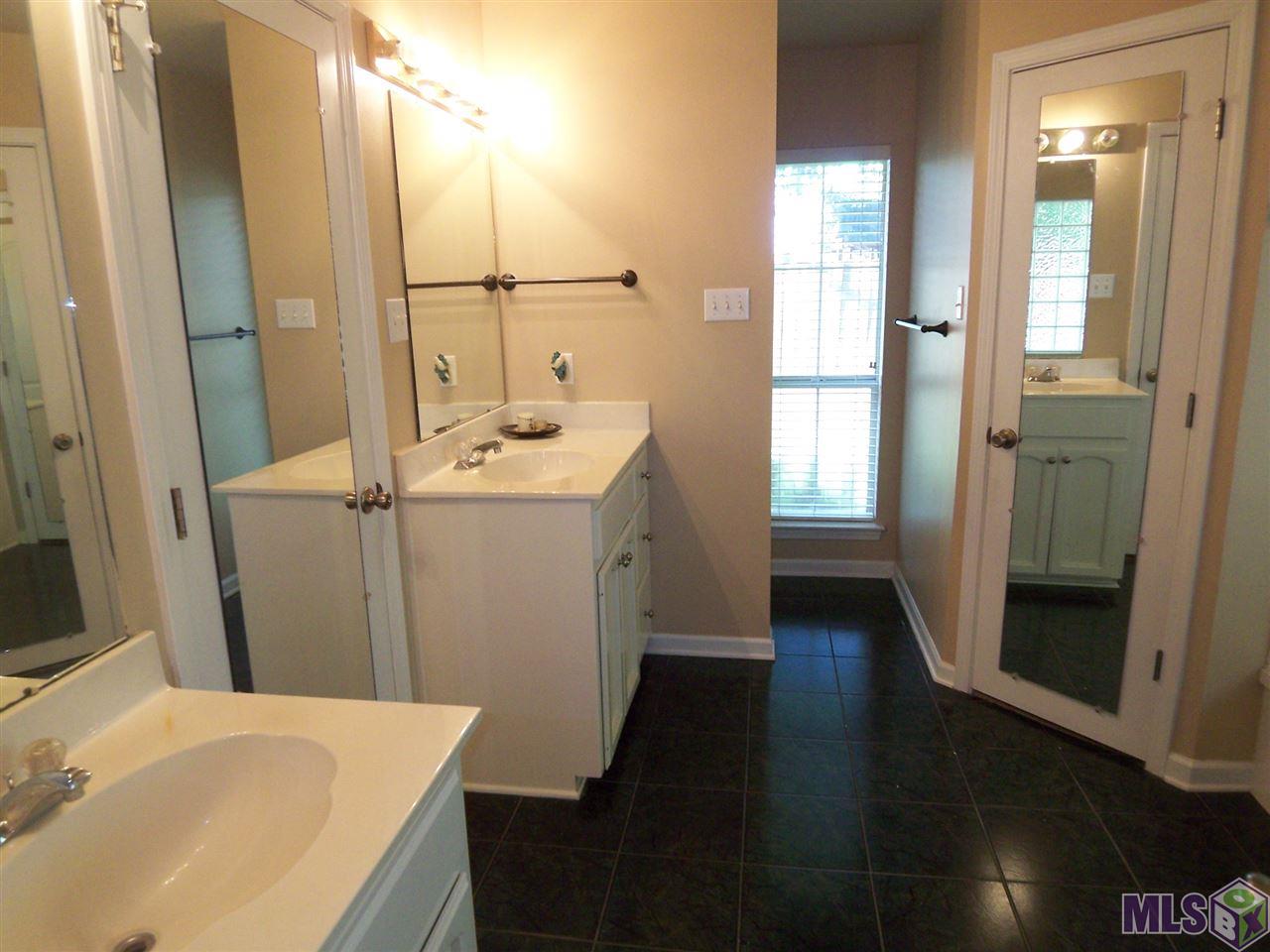 4044 Meadow Ridge Drive Baton Rouge, LA 70817 - Photo 14 of 33 Gallery Image 14