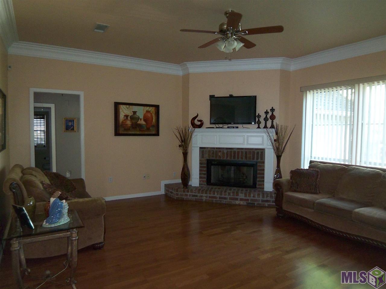 4044 Meadow Ridge Drive Baton Rouge, LA 70817 - Photo 3 of 33 Gallery Image 3