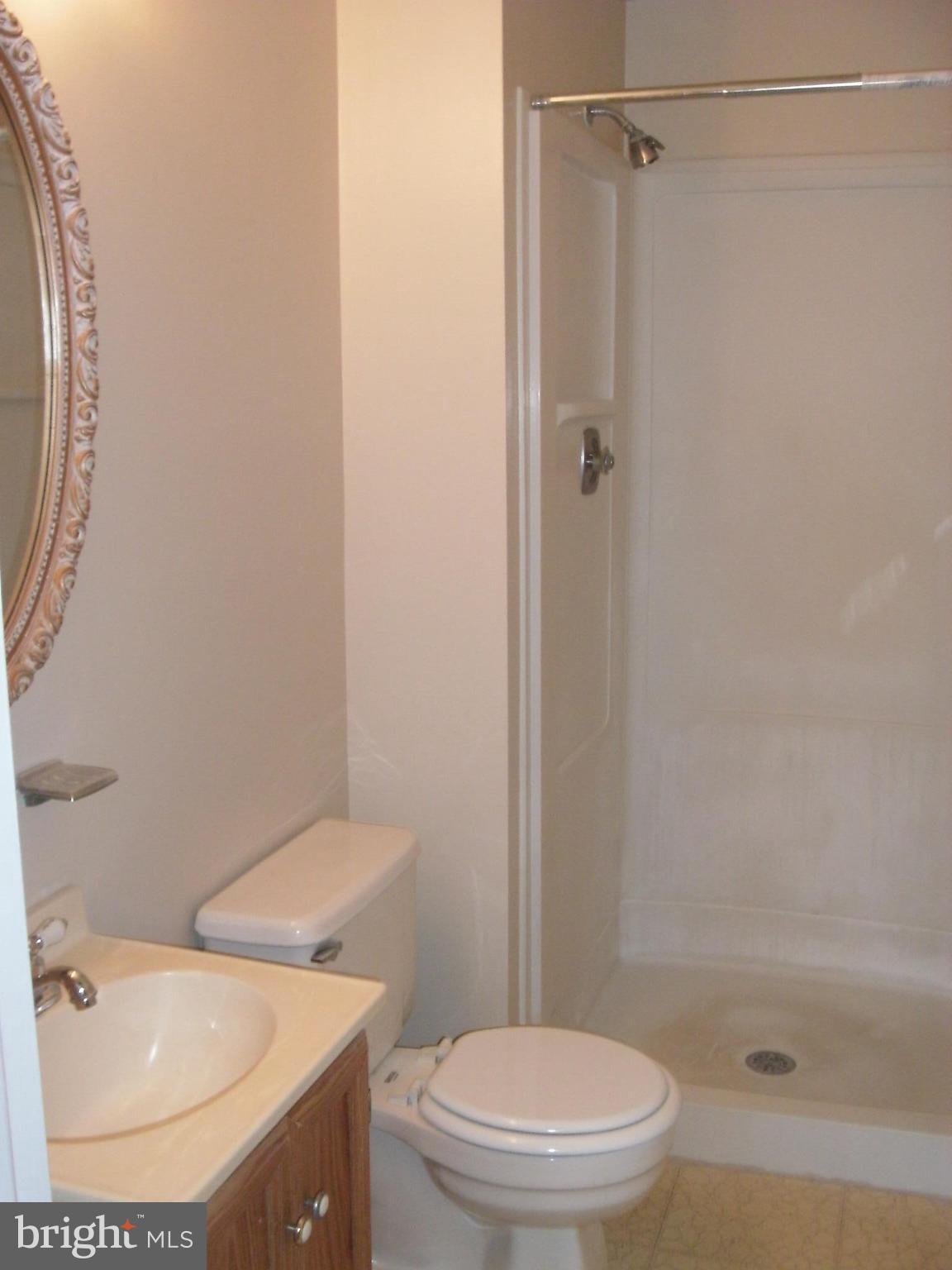 1411 Farmcrest Way Silver Spring, MD 20905 - Photo 13 of 28 Bath (Master)