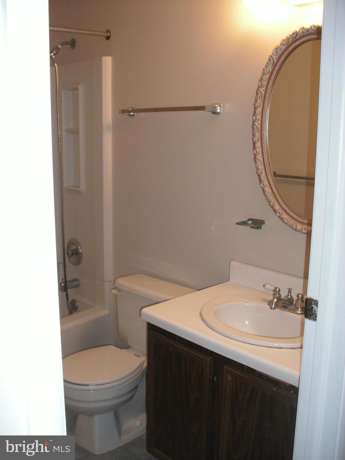 1411 Farmcrest Way Silver Spring, MD 20905 - Photo 20 of 28 Top Level FullBath