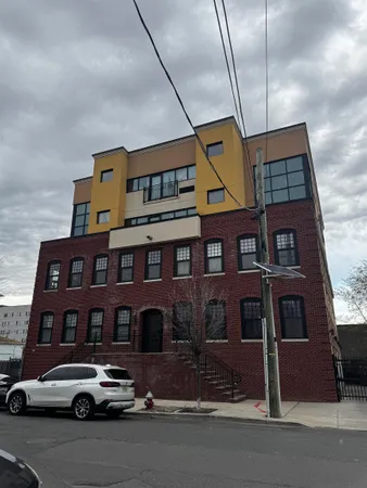 $2,850 | 190 Culver Avenue, Unit 304, Jersey City, NJ 07305