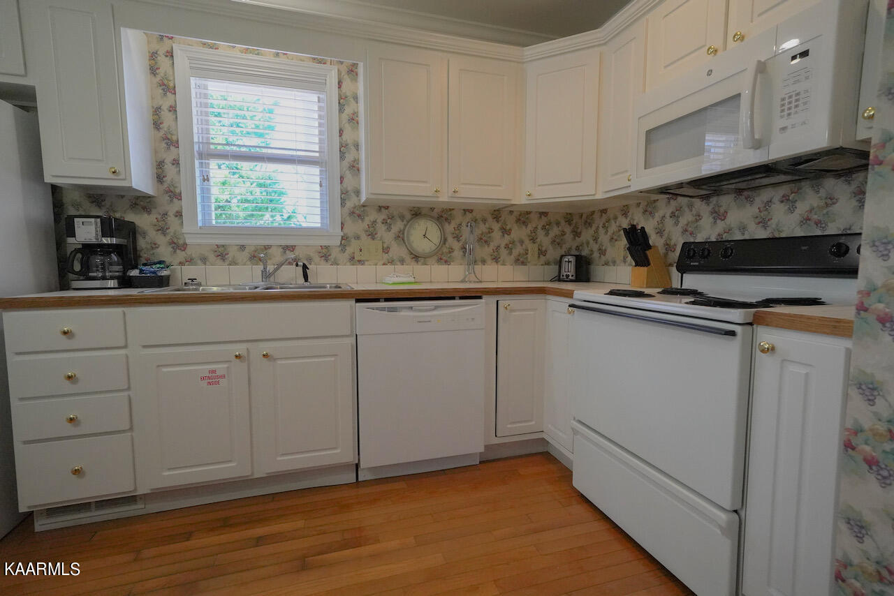 146 Roaring Fork Road Gatlinburg, TN 37738 - Photo 8 of 14 0AC2FA6A-4683-4B77-BA6A-5C18AD4A1E8E