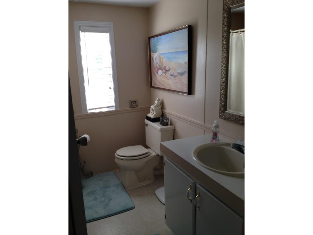 129 Wampler Road Bristol, TN 37620 - Photo 17 of 24 Bathroom 1