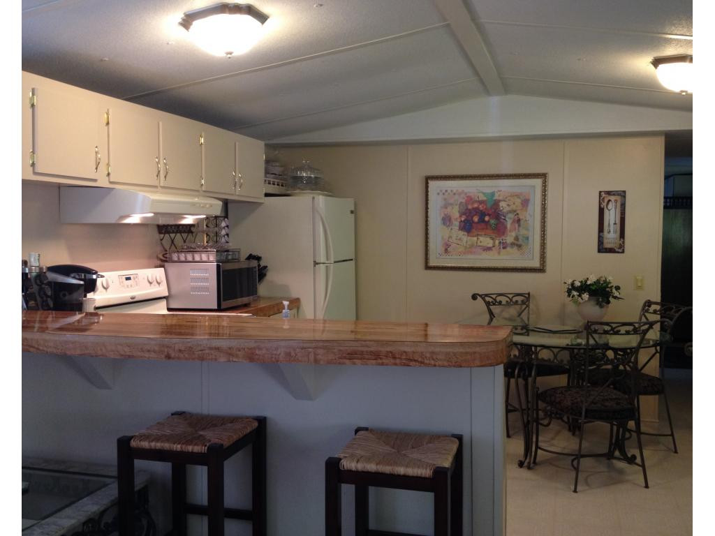 129 Wampler Road Bristol, TN 37620 - Photo 4 of 24 Eat In Kitchen Bar Area