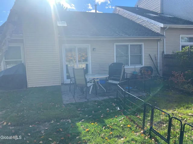 $299,900 | 92 Stoney Creek Drive, Clifton Park, NY 12065