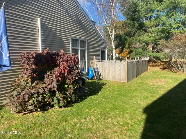 $299,900 | 92 Stoney Creek Drive, Clifton Park, NY 12065