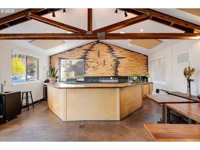 $2,850,000 | 32230 Northeast Old Parrett Mountain Road, Newberg, OR 97132