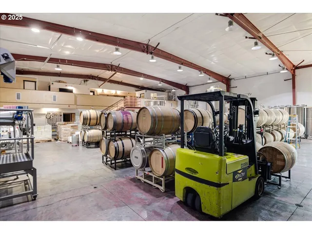 $2,850,000 | 32230 Northeast Old Parrett Mountain Road, Newberg, OR 97132