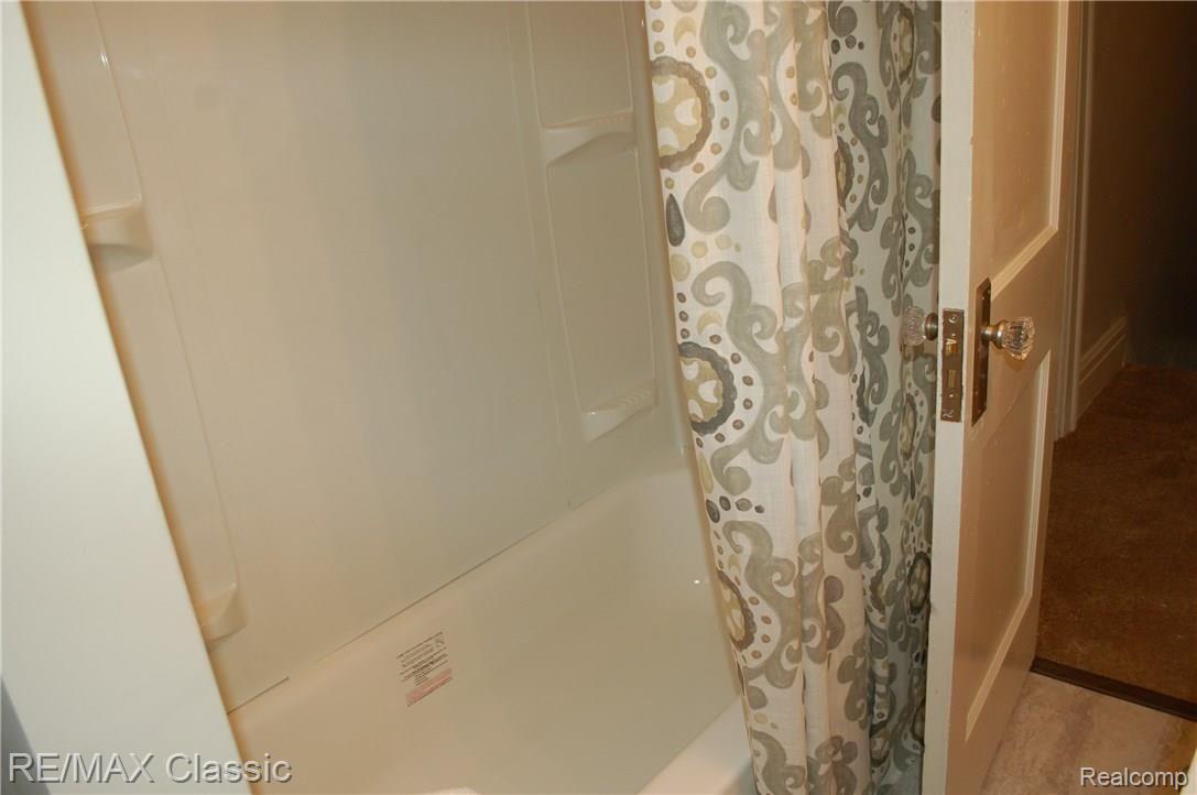 21520 21 Mile Road Macomb, MI 48044 - Photo 41 of 47 DSC_0029.JPG