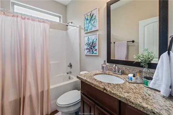 $3,250 | 411 Ash Street, College Station, TX 77840