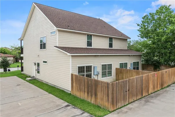 $3,250 | 411 Ash Street, College Station, TX 77840