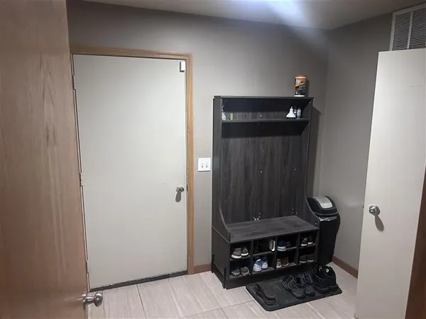 $299,000 | 2204 Concord Drive, Unit 2204, Sycamore, IL 60178