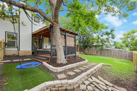 $425,000 | 1800 Rainy Meadows Drive, Austin, TX 78758