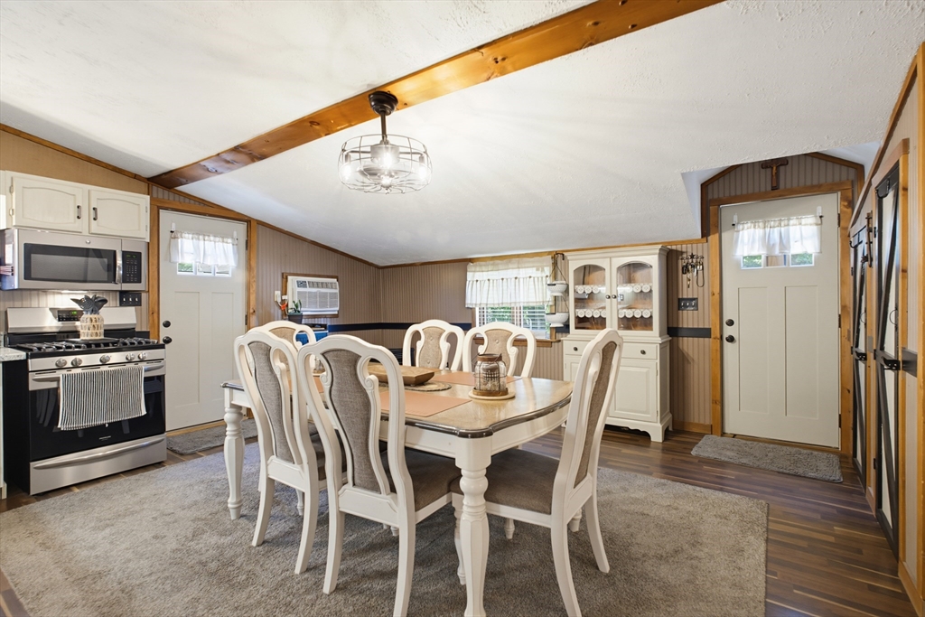4 Cheney Street Blackstone, MA 01504 - Photo 3 of 21