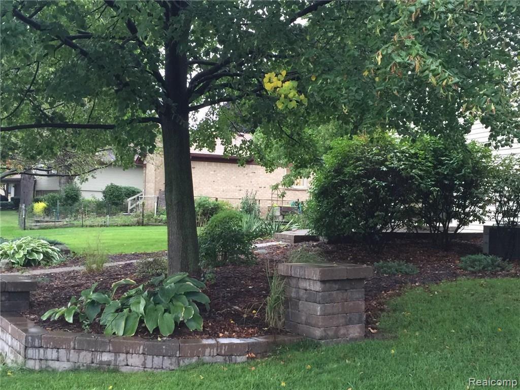 40599 Village Wood Road Novi, MI 48375 - Photo 5 of 43
