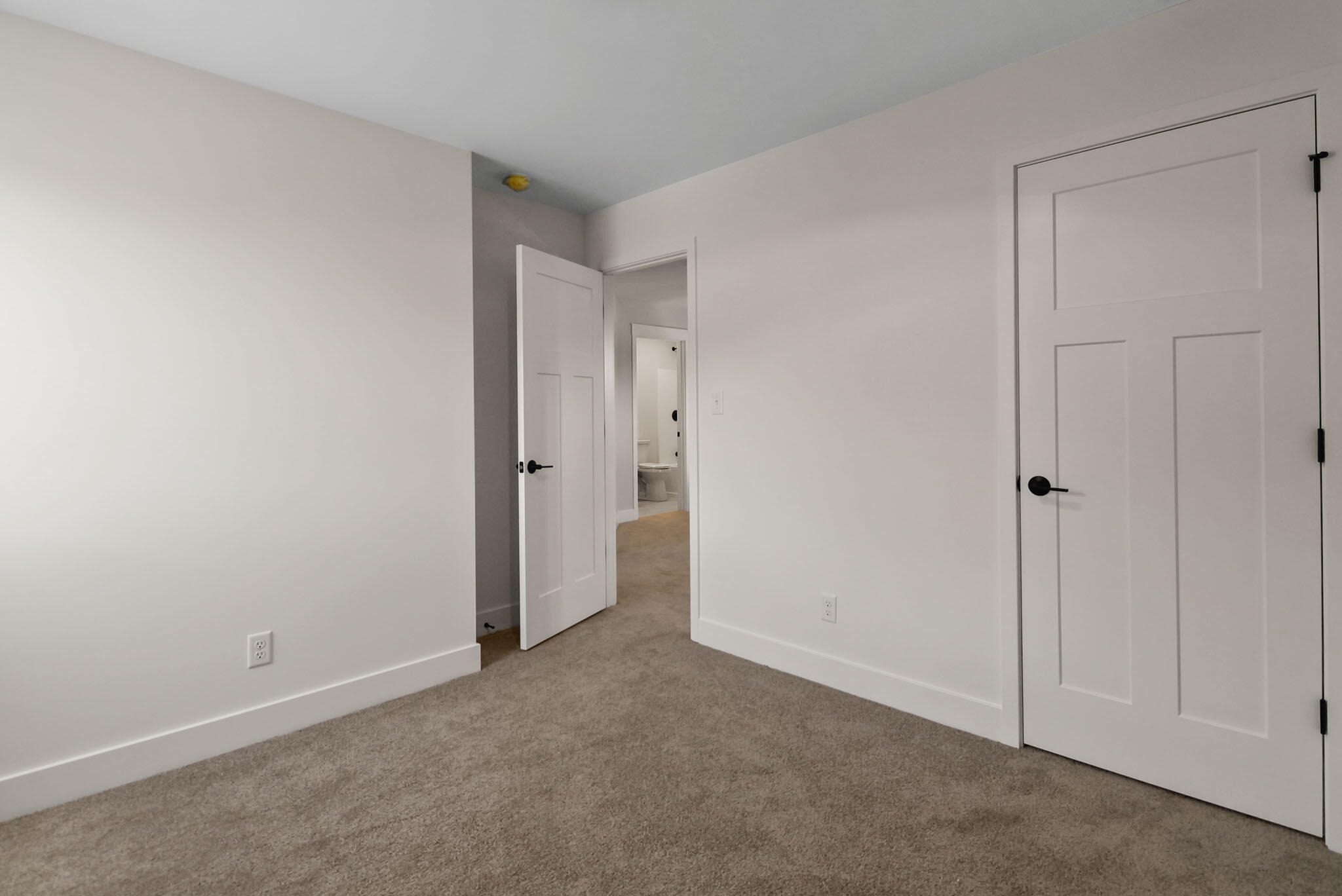 2183 Foley Street Portage, IN 46368 - Photo 9 of 19 2048x1368