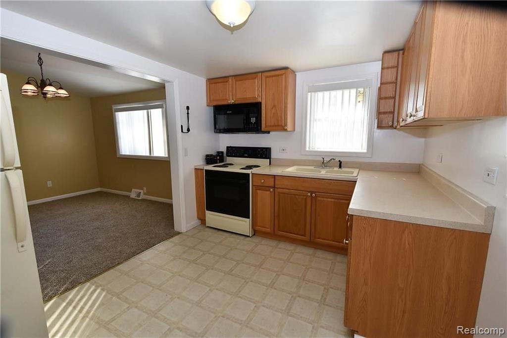 3412 South Center Road Burton, MI 48519 - Photo 10 of 22