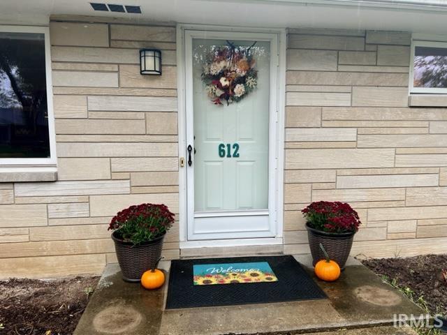 612 South Harvey Road Muncie, IN 47304 - Photo 3 of 21 Gallery Image 3