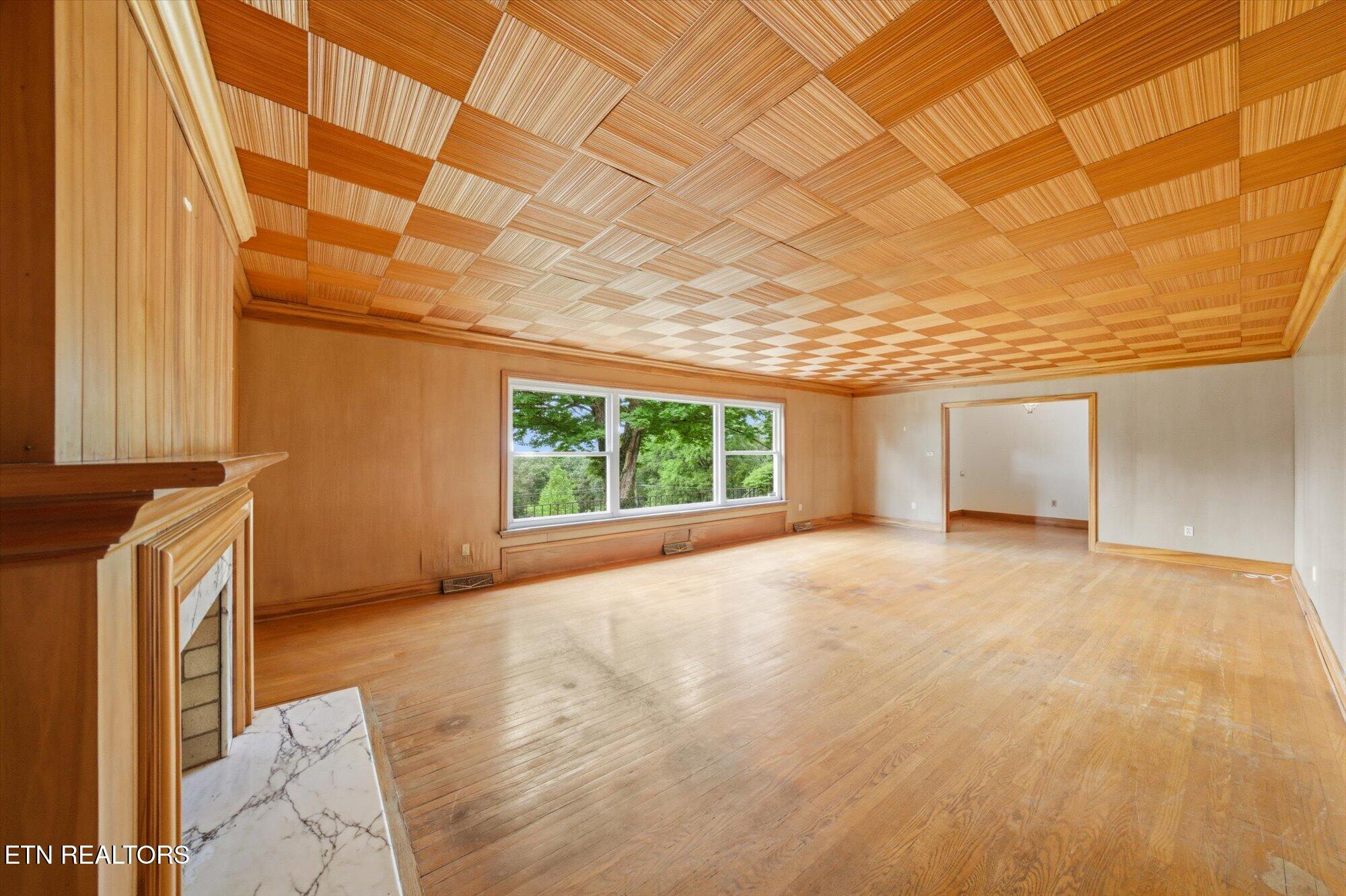 5215 East Sunset Road Knoxville, TN 37914 - Photo 14 of 57 Living Room