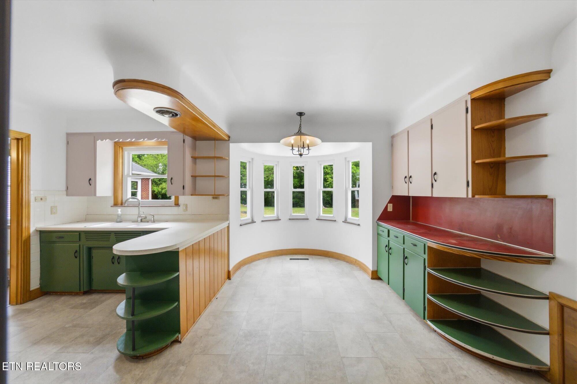 5215 East Sunset Road Knoxville, TN 37914 - Photo 18 of 57 Kitchen