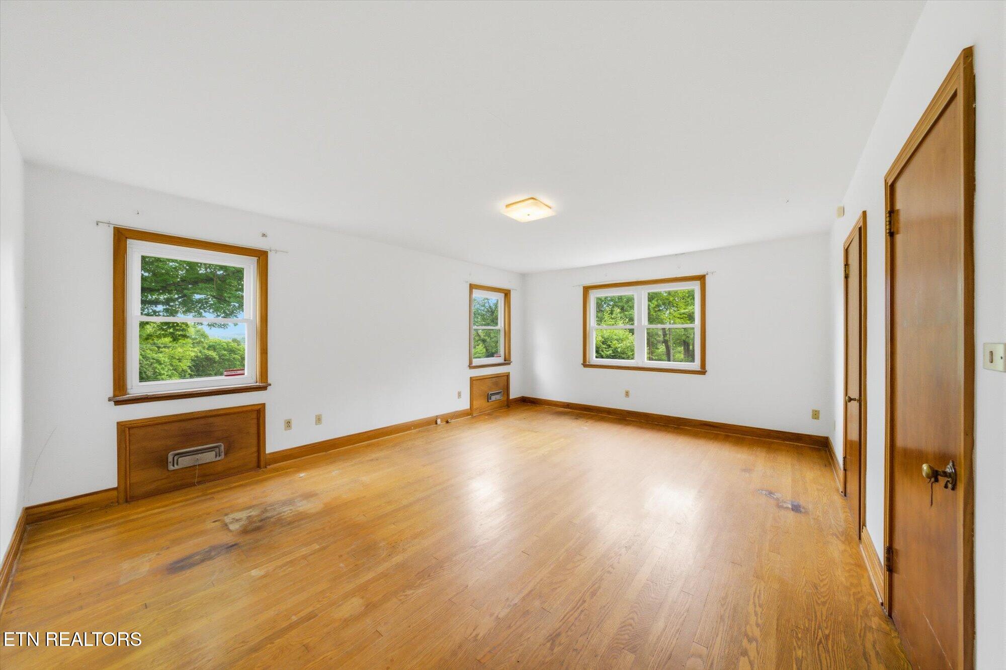 5215 East Sunset Road Knoxville, TN 37914 - Photo 34 of 57 Primary Bedroom
