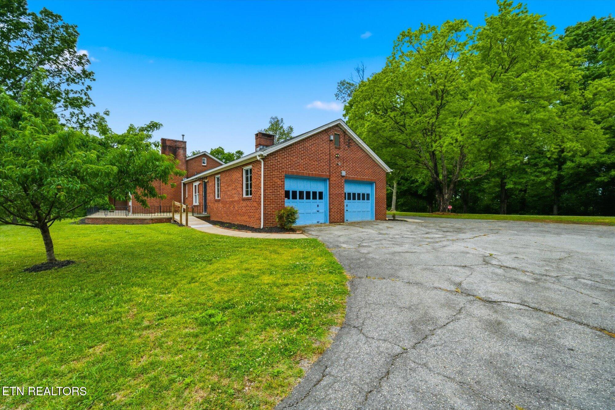 5215 East Sunset Road Knoxville, TN 37914 - Photo 51 of 57 Garage