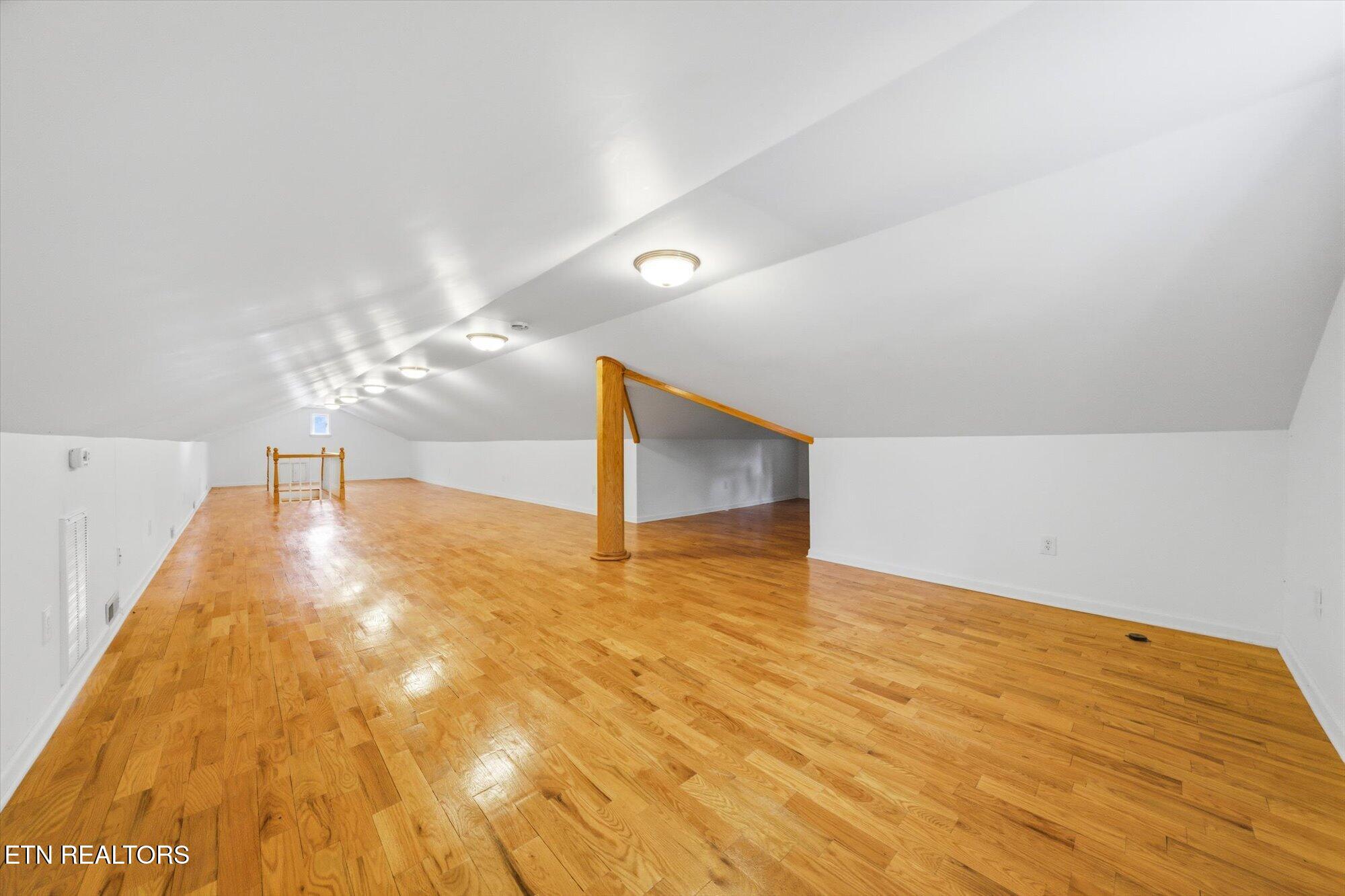 5215 East Sunset Road Knoxville, TN 37914 - Photo 8 of 57 Upper Bonus Room