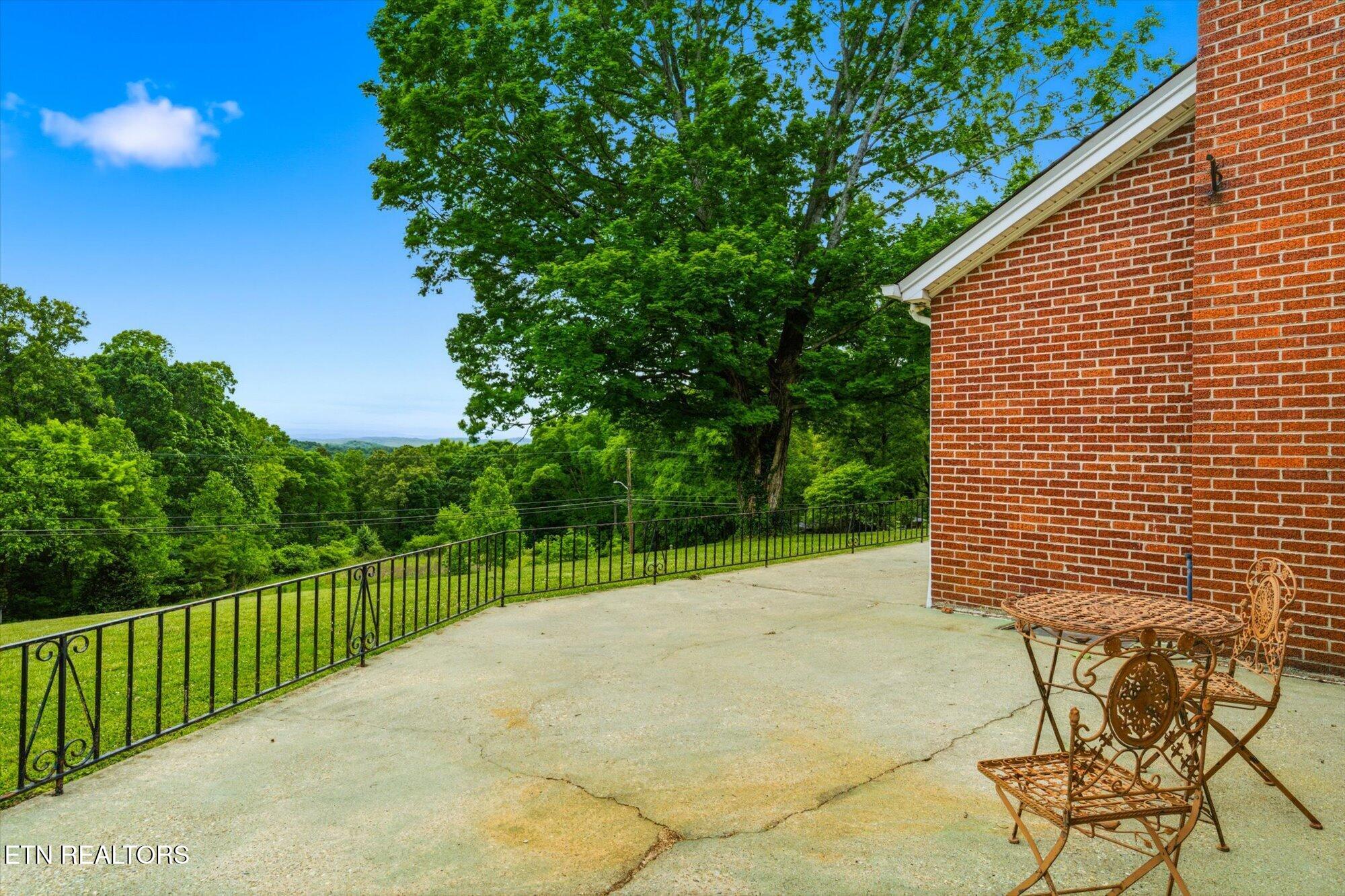 5215 East Sunset Road Knoxville, TN 37914 - Photo 10 of 57 Front Patio