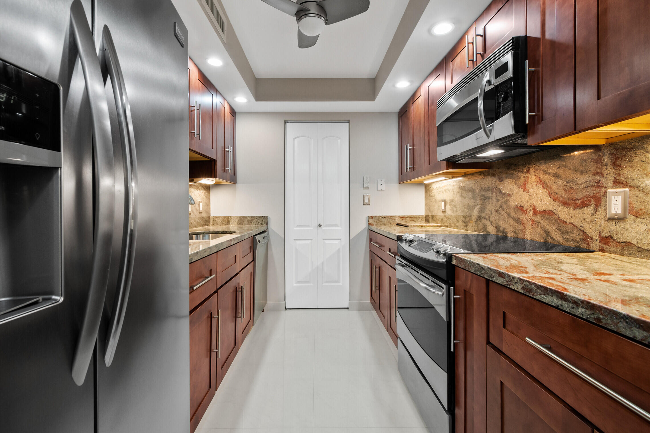 3000 North Ocean Drive, Unit 26B Singer Island, FL 33404 - Photo 19 of 39 Kitchen