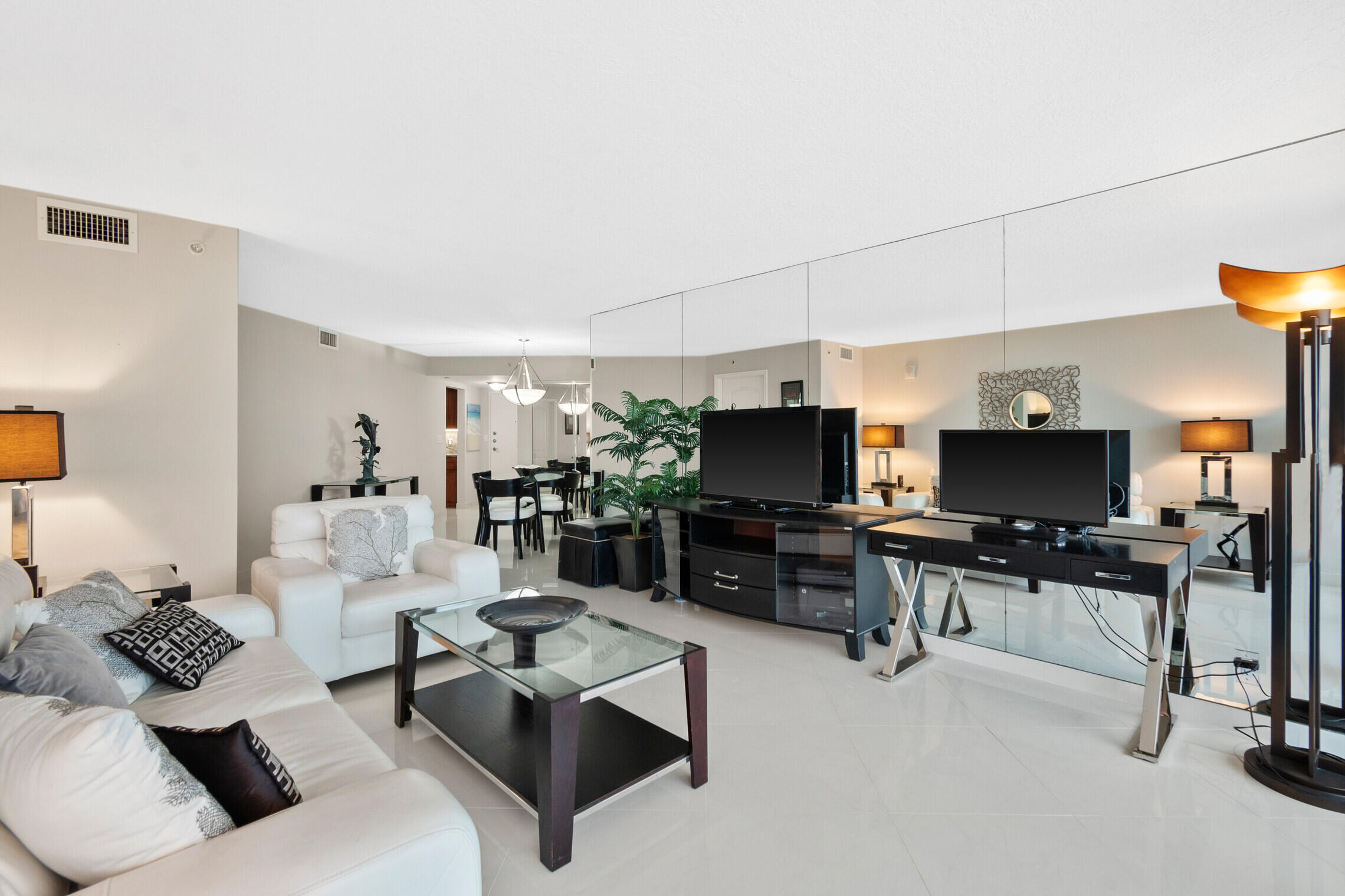 3000 North Ocean Drive, Unit 26B Singer Island, FL 33404 - Photo 2 of 39 Living Area