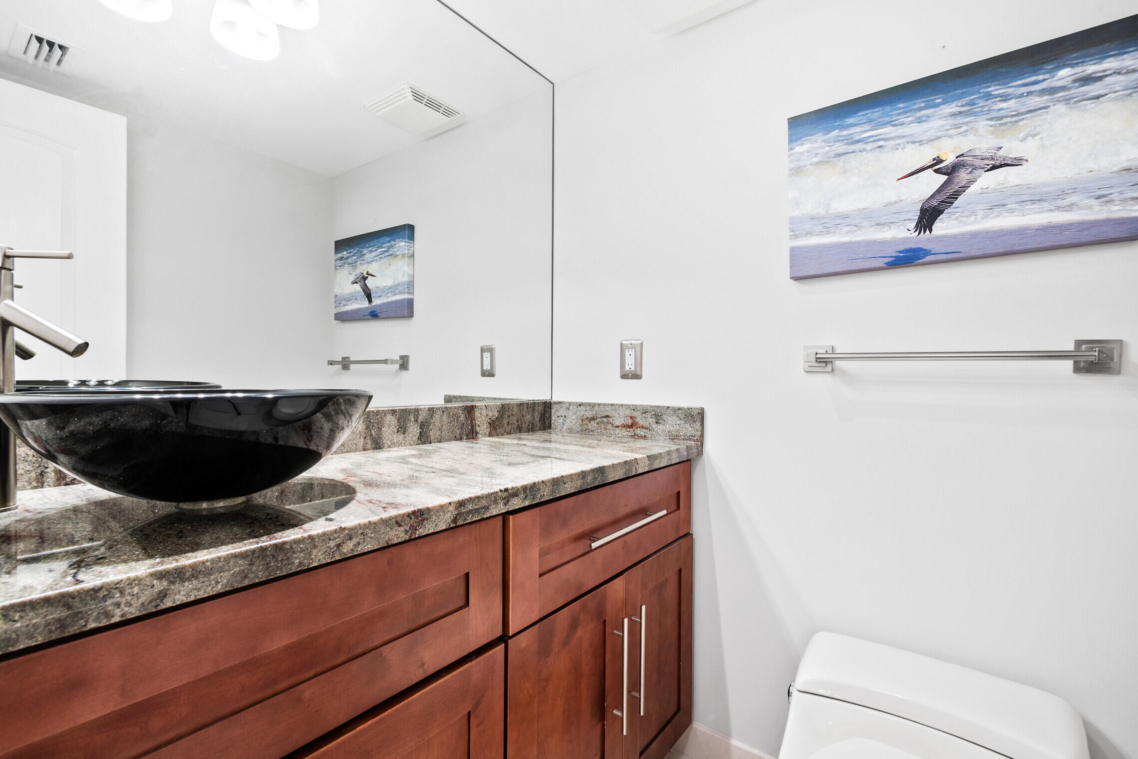 3000 North Ocean Drive, Unit 26B Singer Island, FL 33404 - Photo 8 of 39 Guest 1/2 Bath