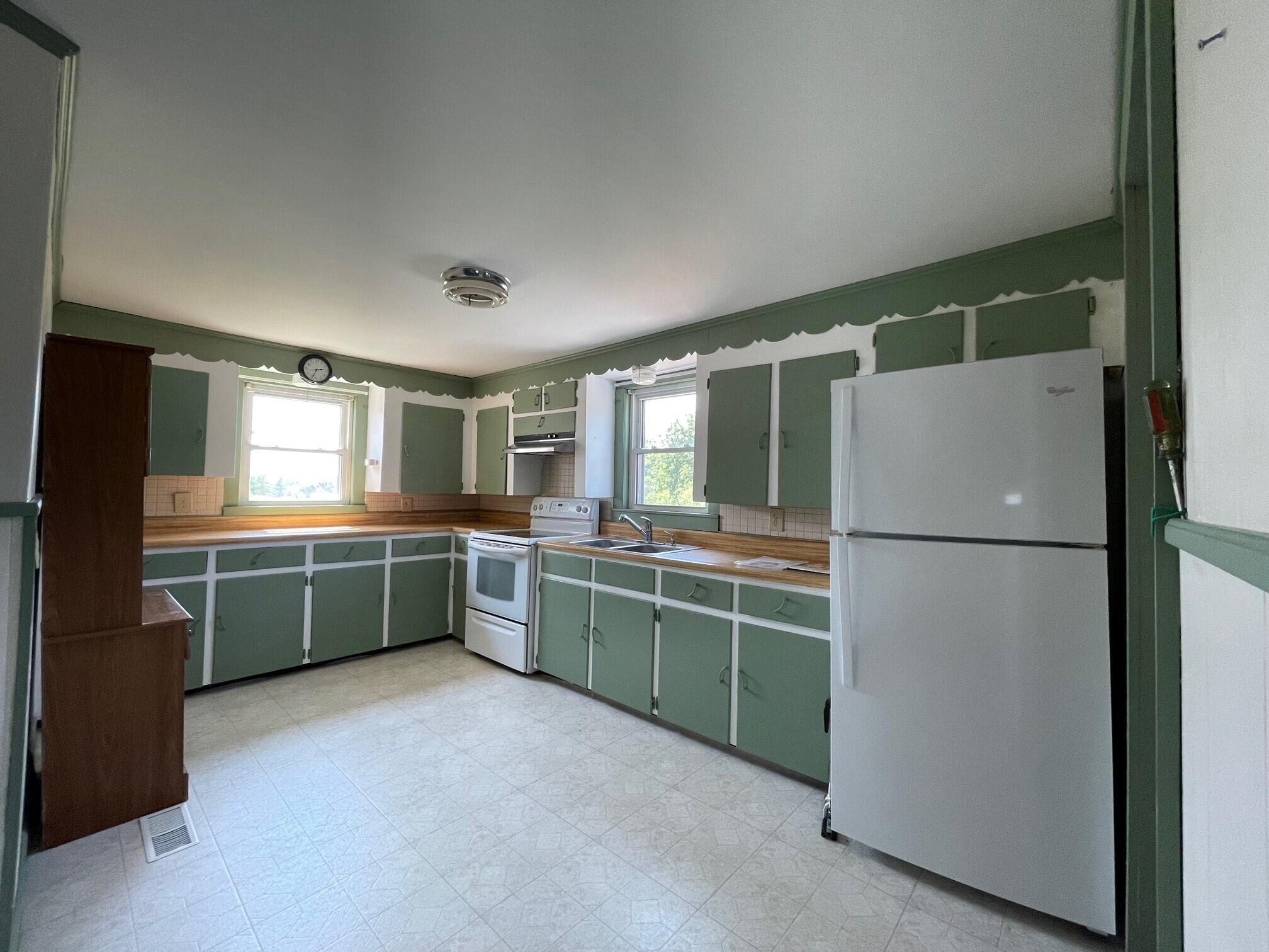 73 Rim Road Milbridge, ME 04658 - Photo 5 of 10 kitchen