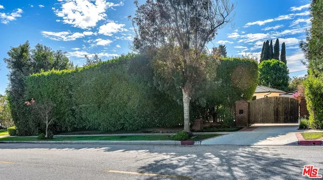 $16,500 | 629 North Rexford Drive, Beverly Hills, CA 90210