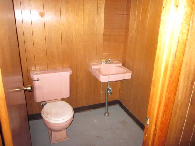 22859 David Eastpointe, MI 48021 - Photo 12 of 19 31089067-11.JPG
