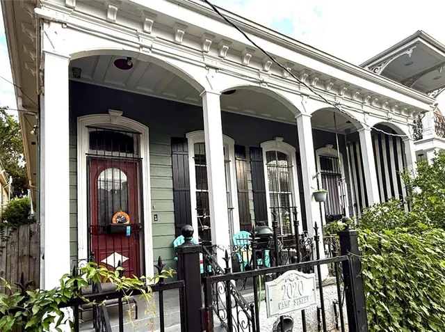 $1,350 | 2020 Camp Street, Unit REAR, New Orleans, LA 70130