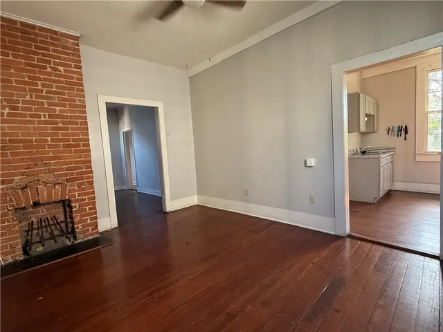 $1,350 | 2020 Camp Street, Unit REAR, New Orleans, LA 70130