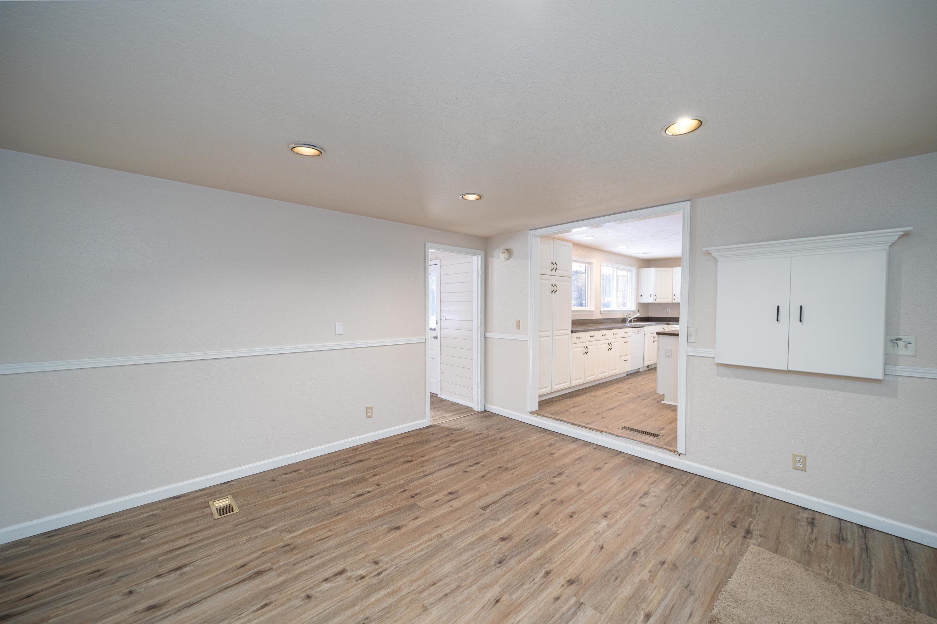 1624 Lukes Road La Pine, OR 97739 - Photo 11 of 29 1624_Lukes_Rd_HighRes-35