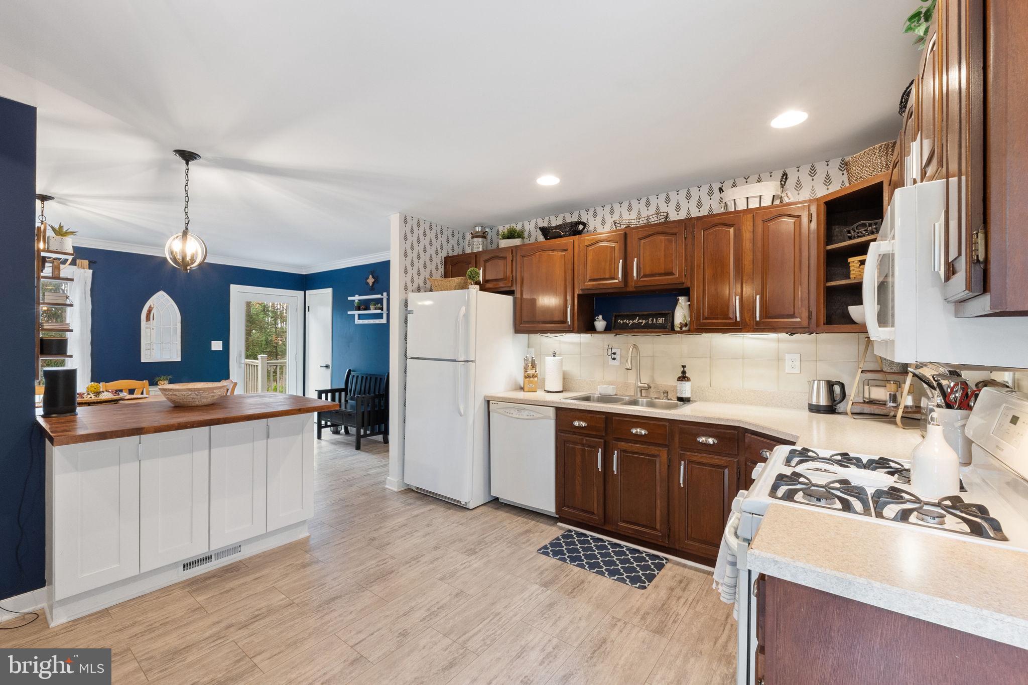 32651 Mt Weather Road Bluemont, VA 20135 - Photo 17 of 117 Sunny, roomy kitchen with ample cabinets.