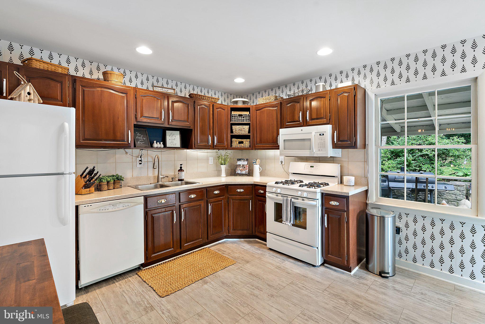 32651 Mt Weather Road Bluemont, VA 20135 - Photo 21 of 117 New flooring throughout.