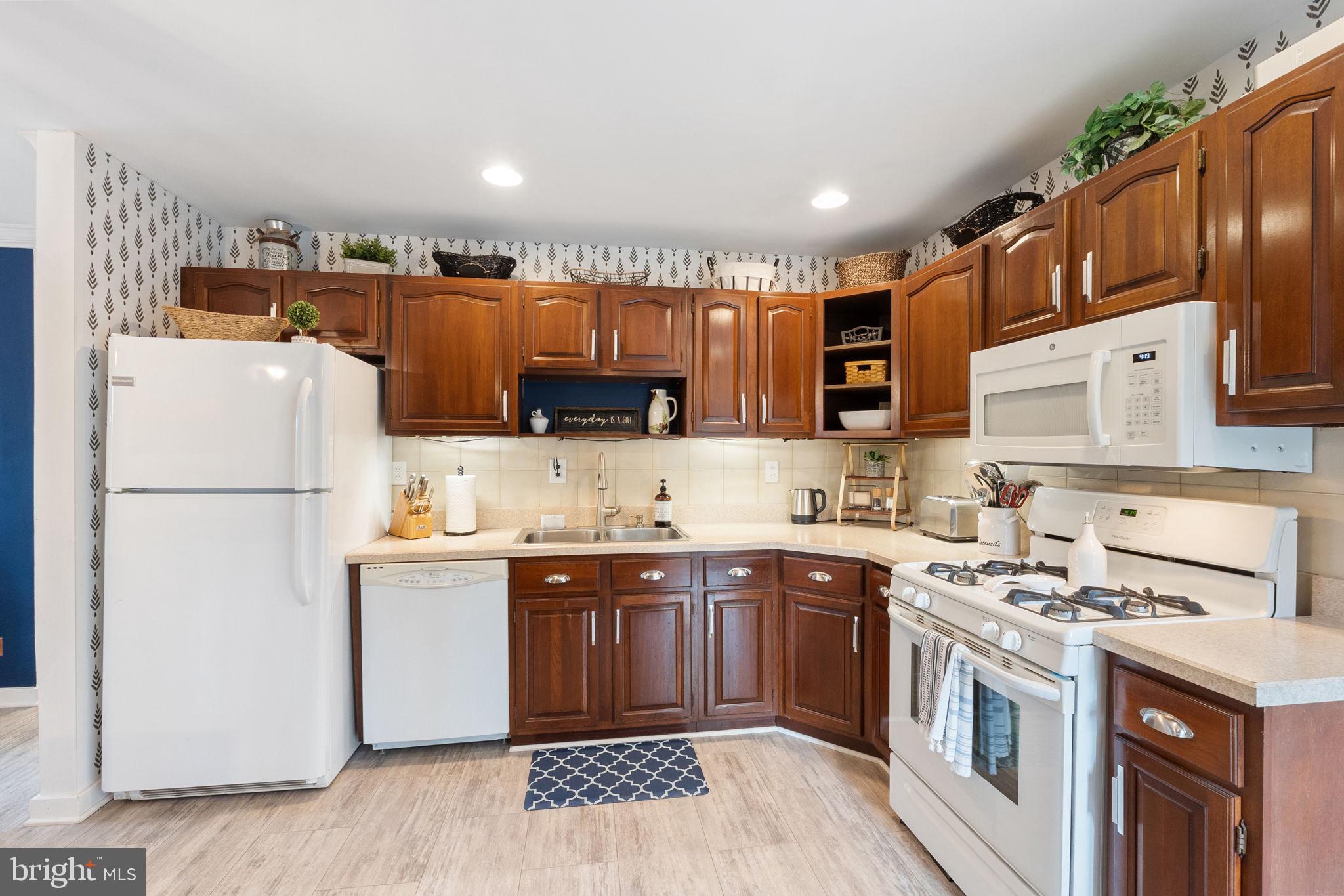 32651 Mt Weather Road Bluemont, VA 20135 - Photo 24 of 117 Plenty of room for the cook's helpers.